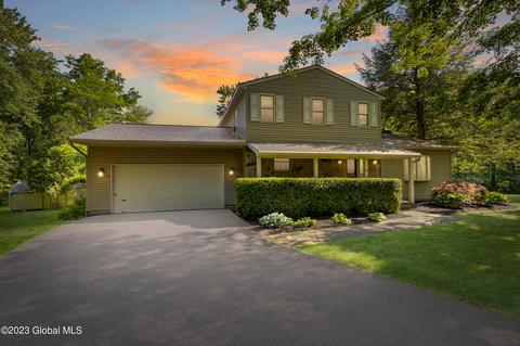 26 Stony Brook Dr, Rexford, NY 12148