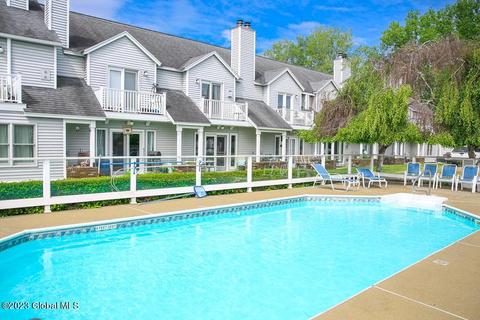 33 Edgewater Est, Plattsburgh, NY 12901