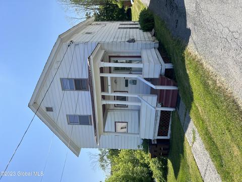 7 Lafayette St, Whitehall, NY 12887