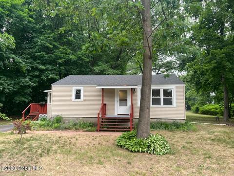 31 Hunt Ave, Hudson Falls, NY 12839