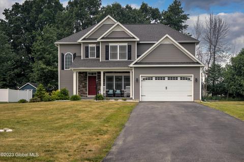 12 Saddlebrook Blvd, Ballston Lake, NY 12019