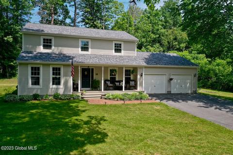 16 Speakman St, Moreau, NY 12828