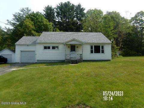 21 Spring St, Broadalbin, NY 12025