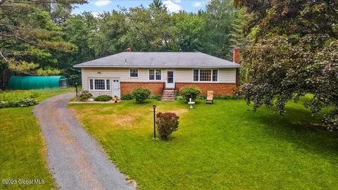 1247 Taborton Rd, Sand Lake, NY 12153