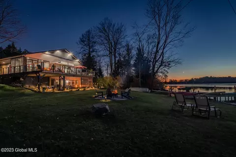 7205 Waterview Rd, Galway, NY 12074