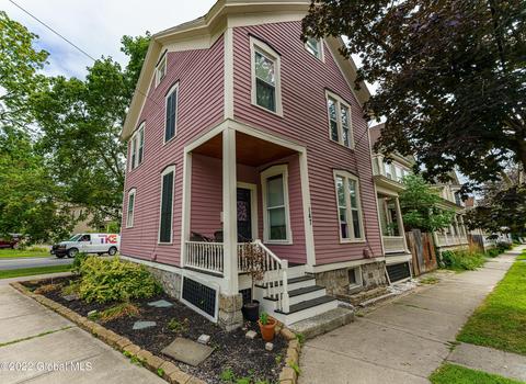 147 Church St, Saratoga Springs, NY 12866