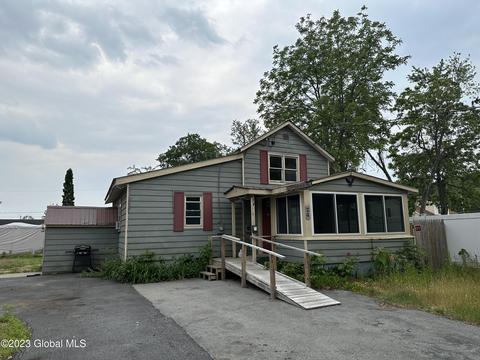24 Woodard St, Glens Falls, NY 12801