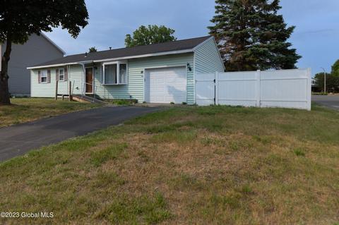 28 Ballina St, Troy, NY 12180