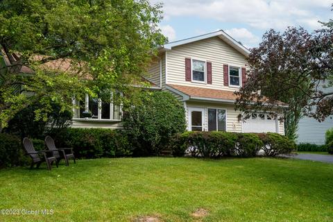 29 Bellevue St, Selkirk, NY 12158