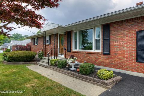 34 Beach Ave, Albany, NY 12203