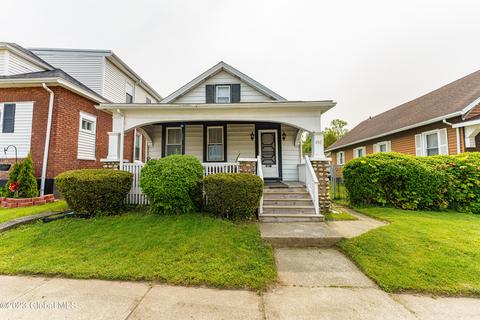 890 6th Ave, Troy, NY 12182