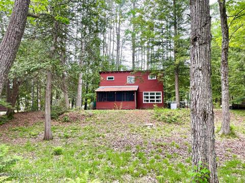327 Valley Farm Rd, Chestertown, NY 12817