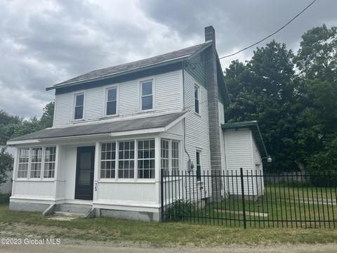 75 Railroad Ave, Shushan, NY 12873