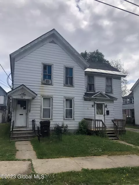 30 Cedar St, Gloversville, NY 12078