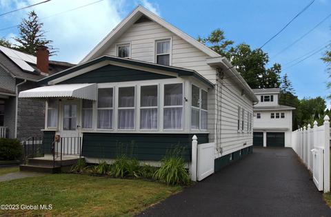 14 Taylor St, Cohoes, NY 12047