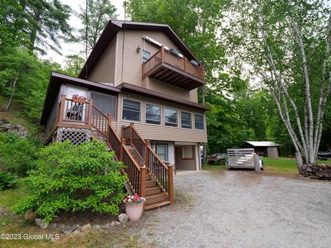 7 Lawn Ct, Schroon Lake, NY 12870