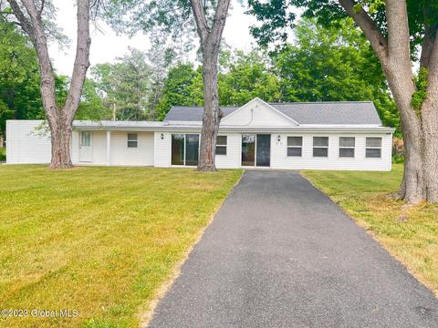 22 Homewood Ave, Watervliet, NY 12189