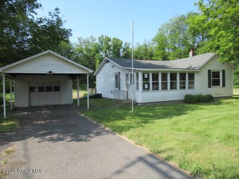427 Stillwater Bridge Rd, Schaghticoke, NY 12154