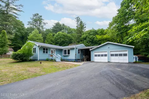 5642 Lake Rd, Galway, NY 12074