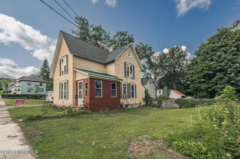 78 S Judson St, Gloversville, NY 12078