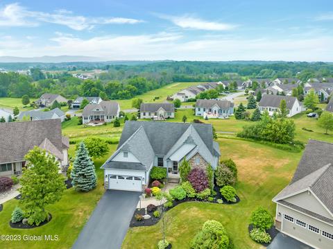 9 Clendon Ct, Mechanicville, NY 12118 photo 2