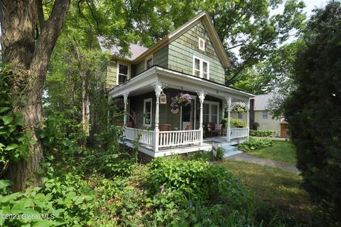 16 Dieskau St, Lake George, NY 12845