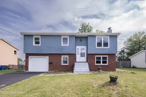 418 Vliet Blvd, Cohoes, NY 12047