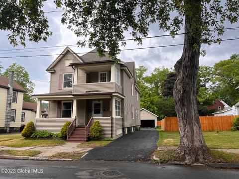 9 Woodside Ave, Gloversville, NY 12078