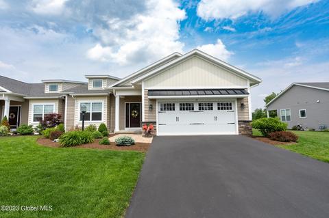 38 Vista Ct, Clifton Park, NY 12065