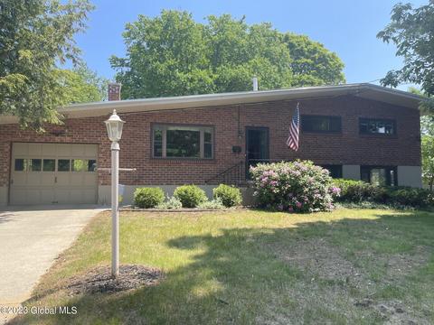 21 Mohawk St, Glens Falls, NY 12801