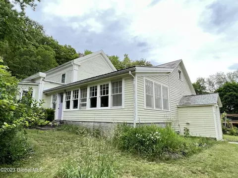 16 N 18 N Union St, Cambridge, NY 12816