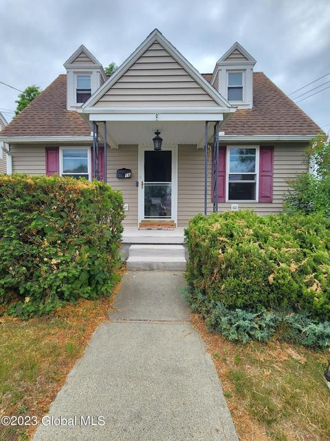 16 Woodside Ave, Albany, NY 12205