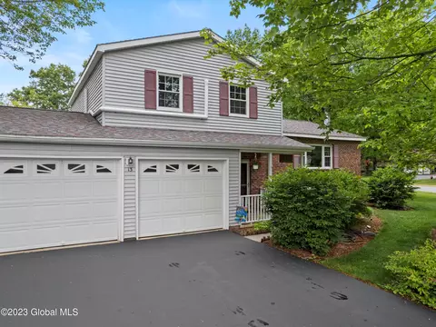 13 Pheasant Walk, Queensbury, NY 12804