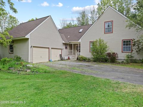 14 Waite Rd, West Charlton, NY 12010