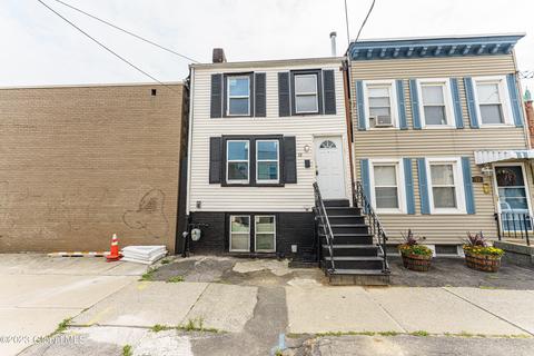 59 Bradford St, Albany, NY 12206
