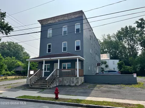 1646 Carrie St, Schenectady, NY 12308