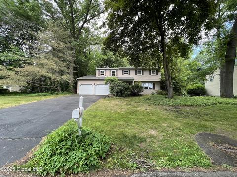 10 Sussex Rd, Glenmont, NY 12077