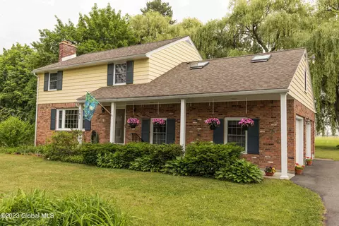 131 Seeley St, Glenville, NY 12302