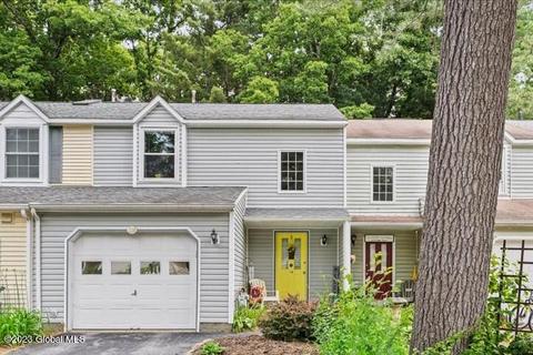 116 Deer Run Dr, Ballston Spa, NY 12020