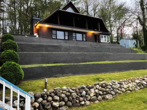 89 Birdsall Rd, Queensbury, NY 12804