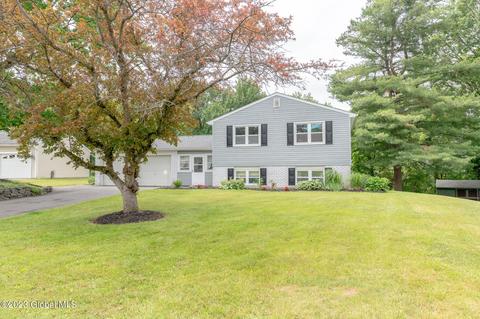 118 Horizon View Dr, East Greenbush, NY 12061