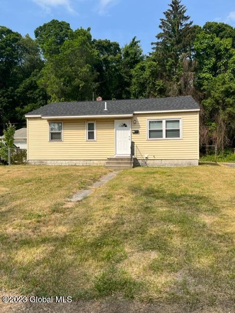 27 Vics Ct, Albany, NY 12205