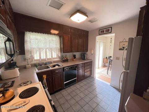 2 Abel Dr, Johnstown, NY 12095 photo 16