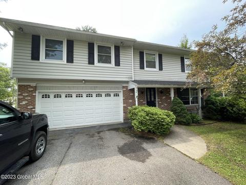 2 Abel Dr, Johnstown, NY 12095