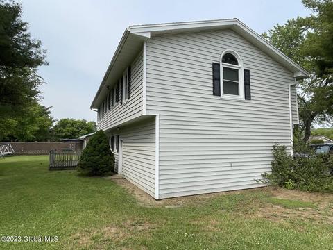 2 Abel Dr, Johnstown, NY 12095 photo 4