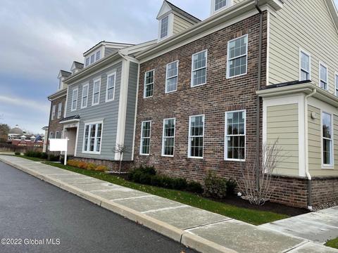 7 Cambridge Way, Latham, NY 12110