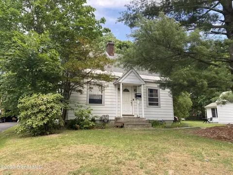 1226 Mcclellan St, Schenectady, NY 12309 photo 1