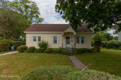 15 Abeling St, Canajoharie, NY 13317