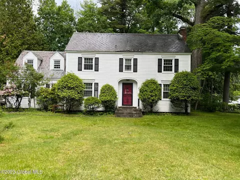11 N Helderberg Pkwy, Slingerlands, NY 12159