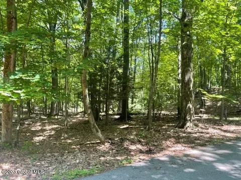 1 West Road # l4, Troy, NY 12180